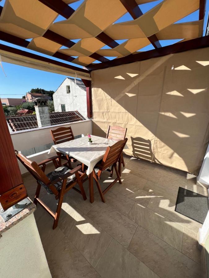 Apartmani Nina I Niko Ugljan Extérieur photo