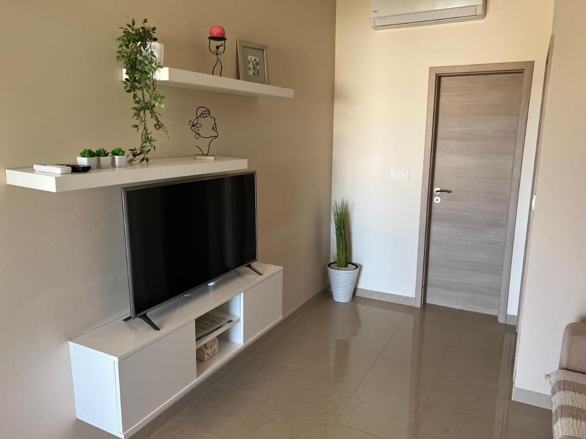 Apartmani Nina I Niko Ugljan Chambre photo