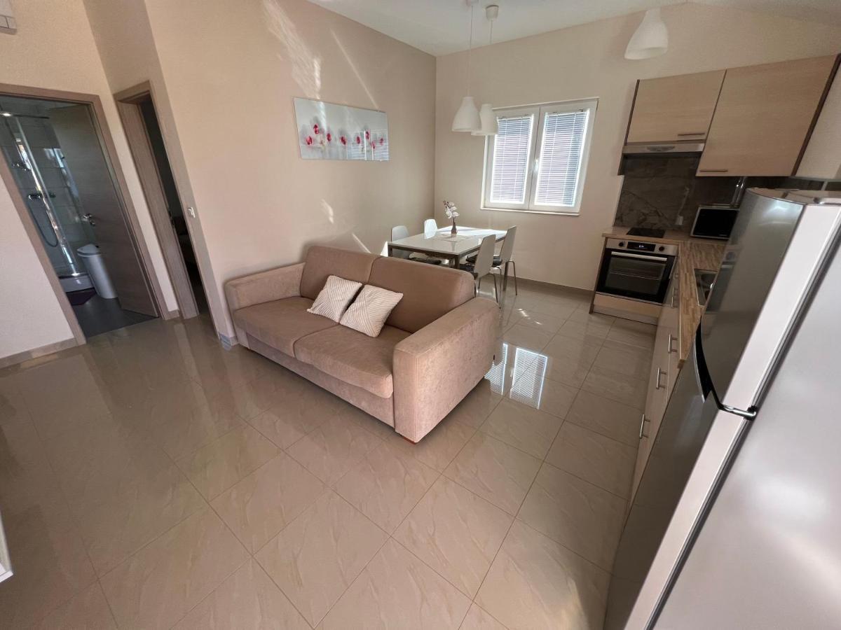 Apartmani Nina I Niko Ugljan Chambre photo