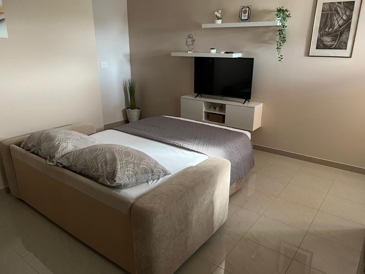 Apartmani Nina I Niko Ugljan Chambre photo
