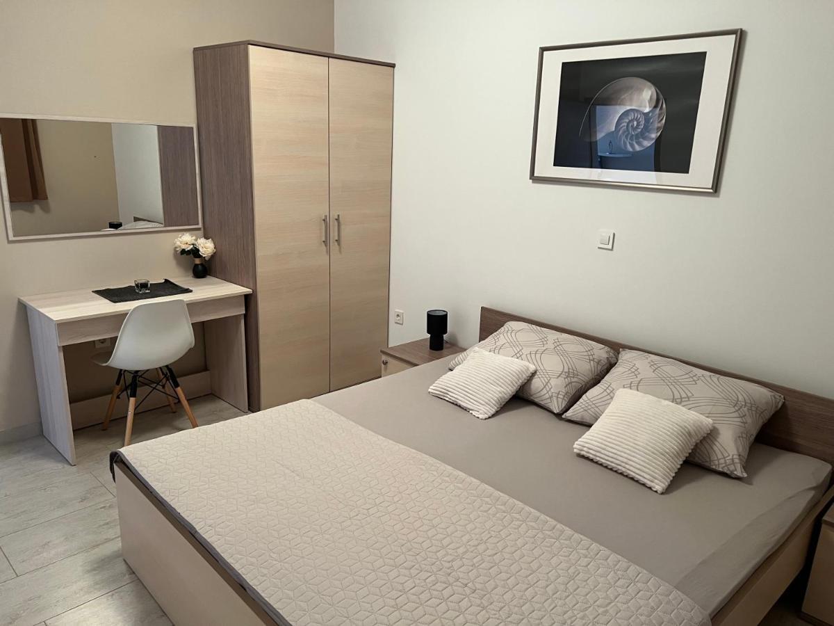 Apartmani Nina I Niko Ugljan Chambre photo
