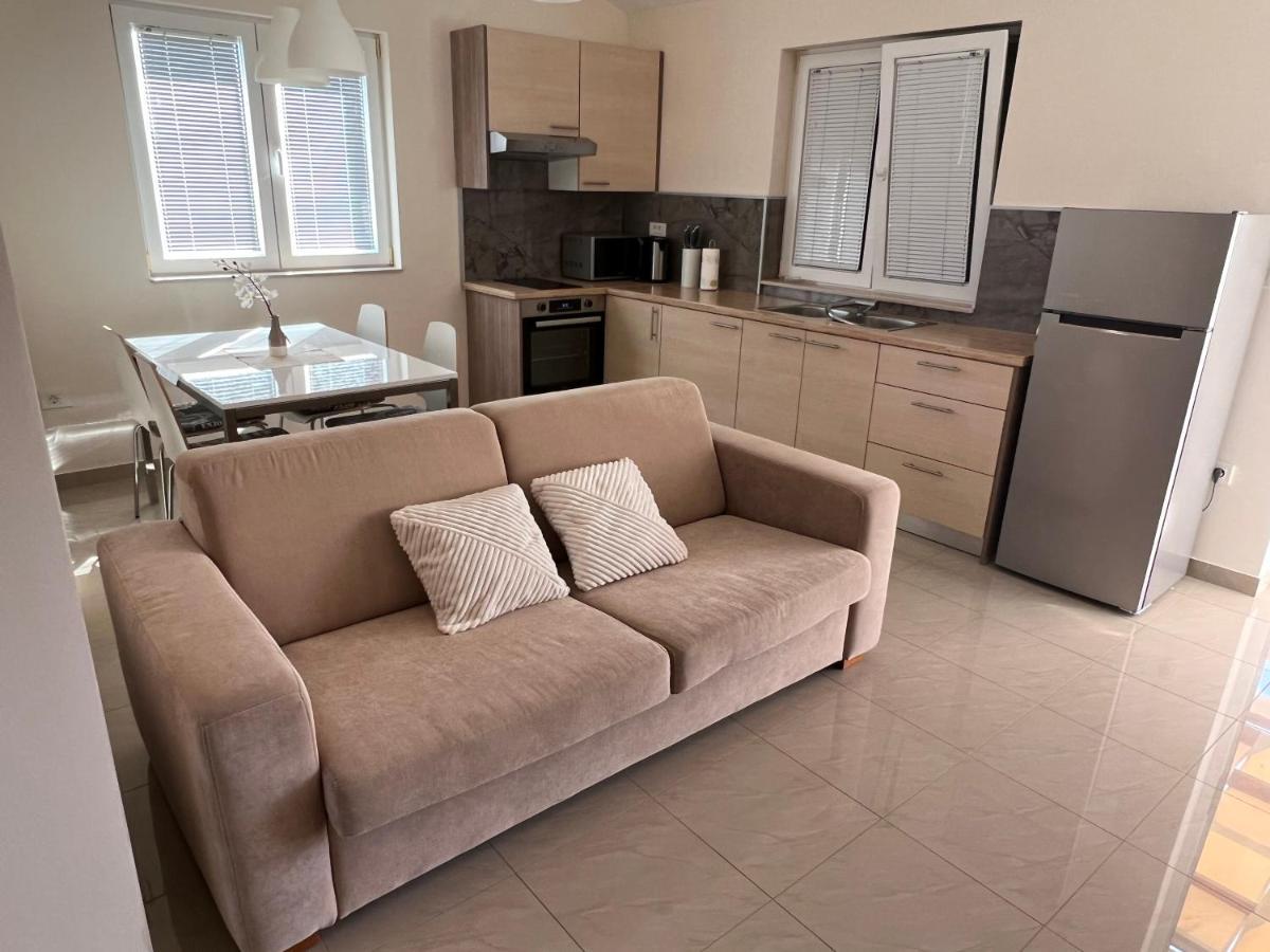 Apartmani Nina I Niko Ugljan Chambre photo