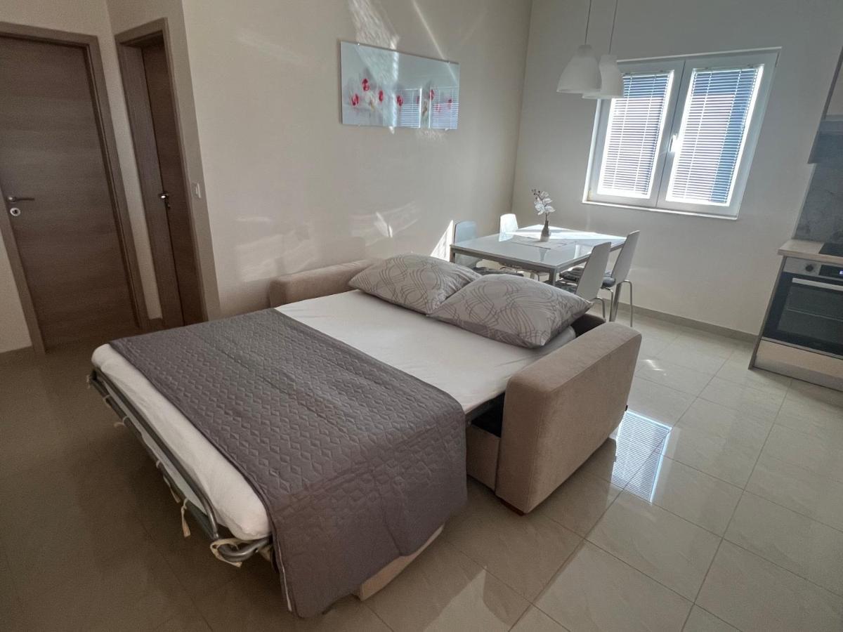 Apartmani Nina I Niko Ugljan Chambre photo