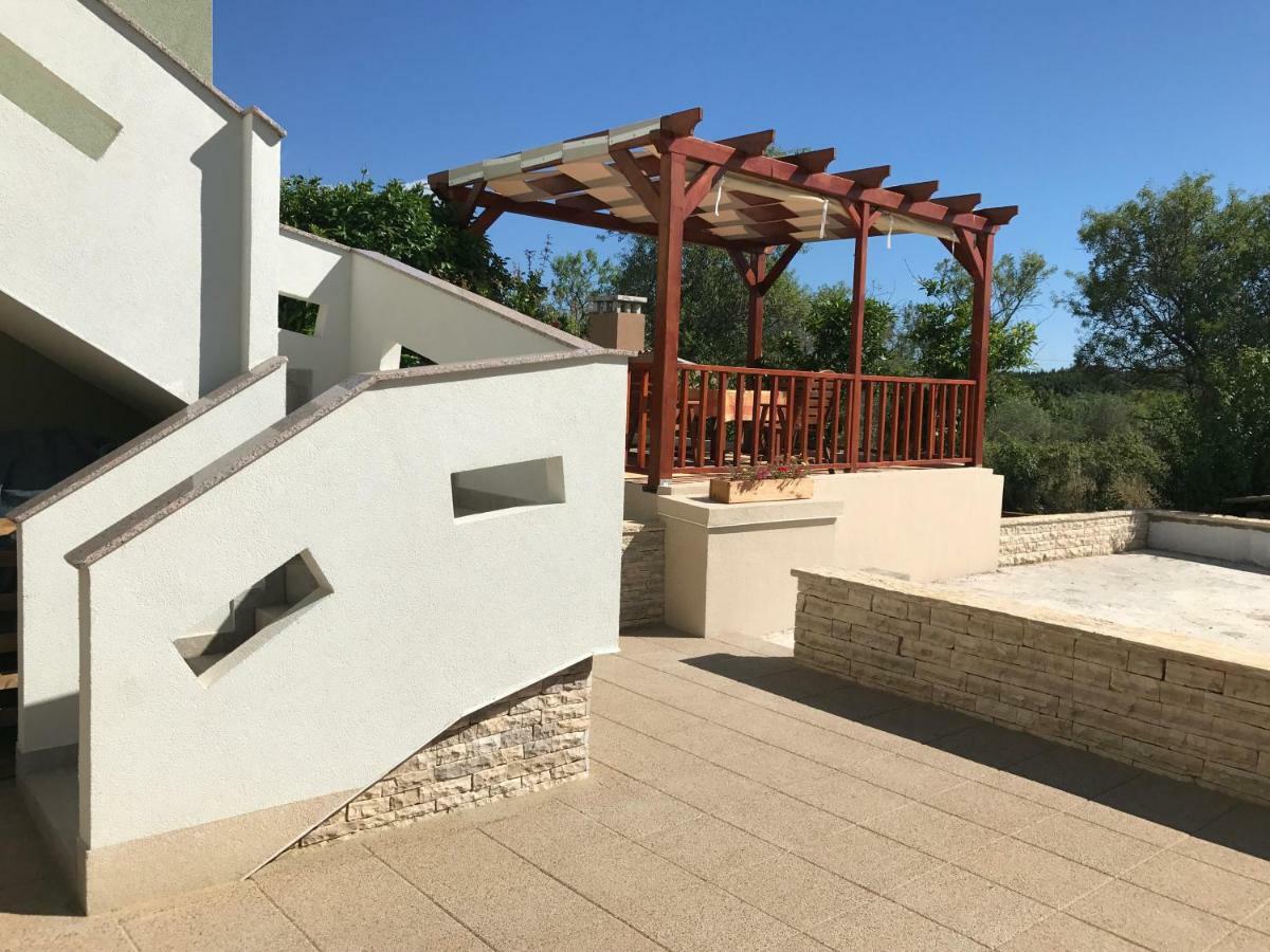 Apartmani Nina I Niko Ugljan Extérieur photo
